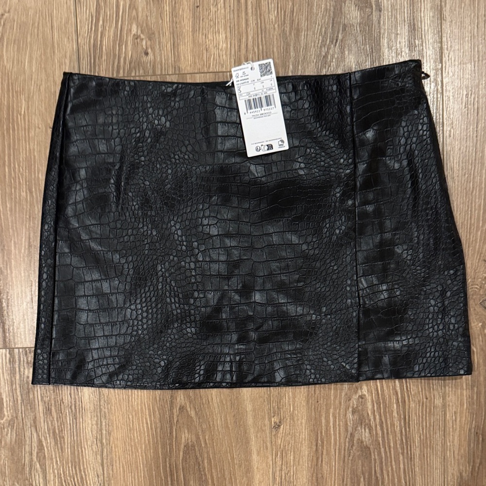 Mango Black Croc-Embossed Mini Skirt